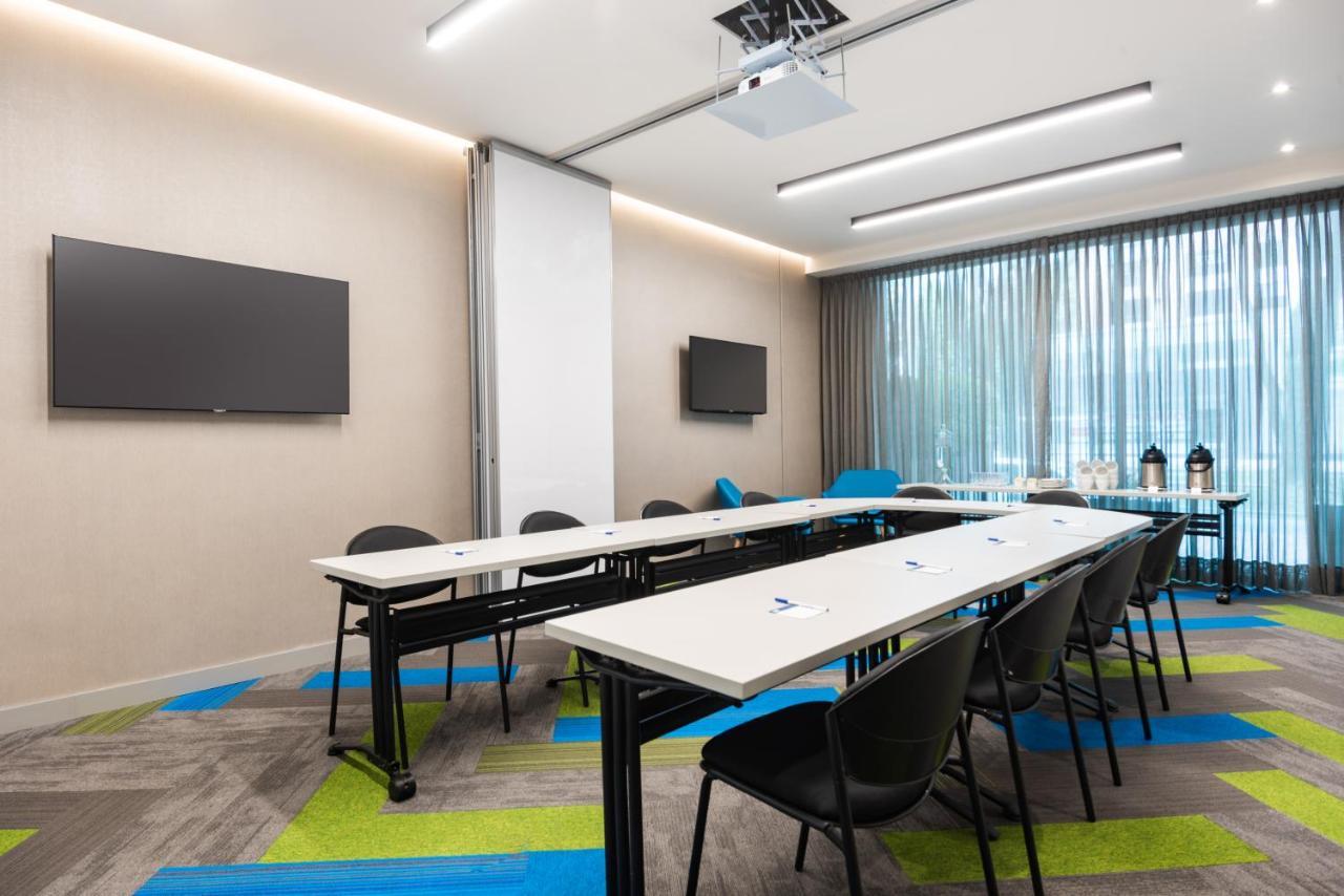 Holiday Inn Express Bogota - Parque La 93 By Ihg Экстерьер фото