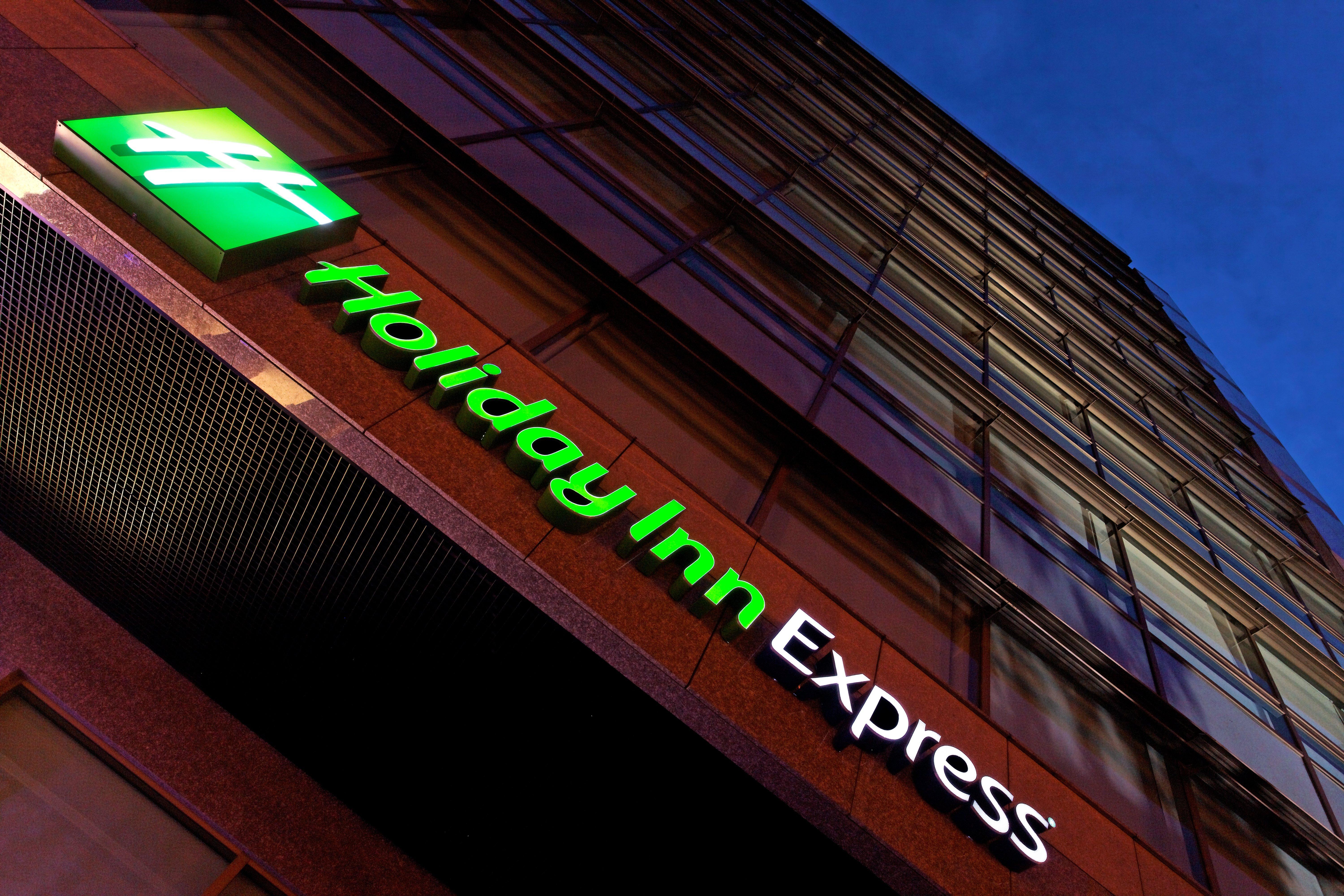 Holiday Inn Express Bogota - Parque La 93 By Ihg Экстерьер фото