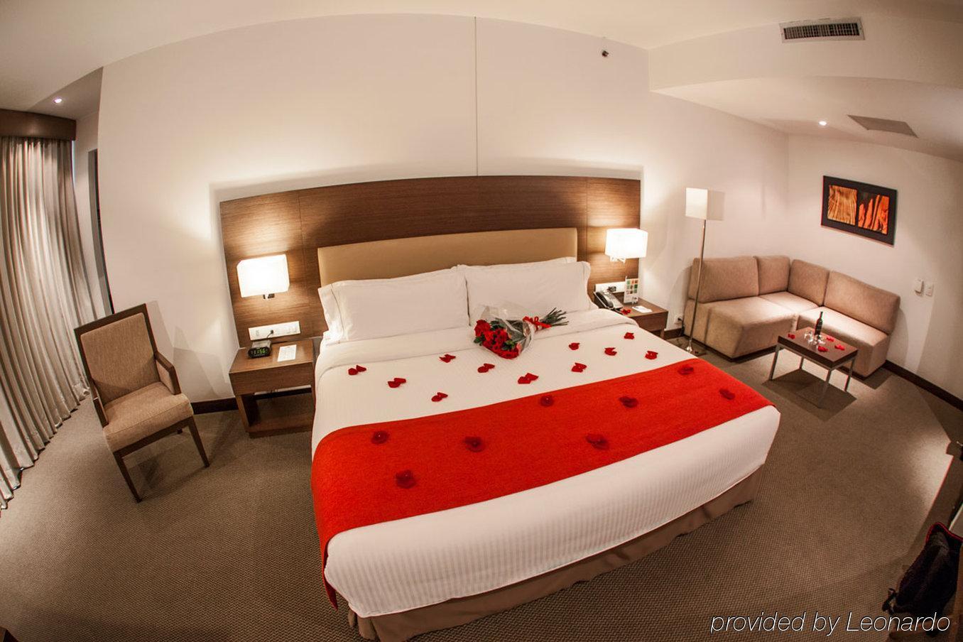 Holiday Inn Express Bogota - Parque La 93 By Ihg Экстерьер фото