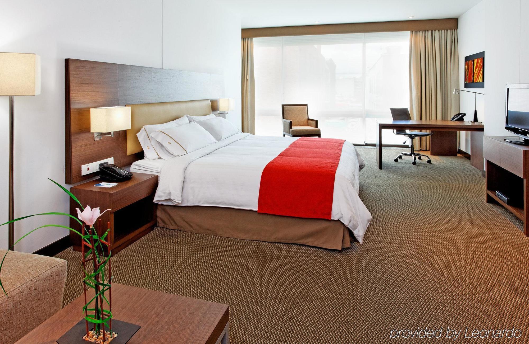 Holiday Inn Express Bogota - Parque La 93 By Ihg Экстерьер фото