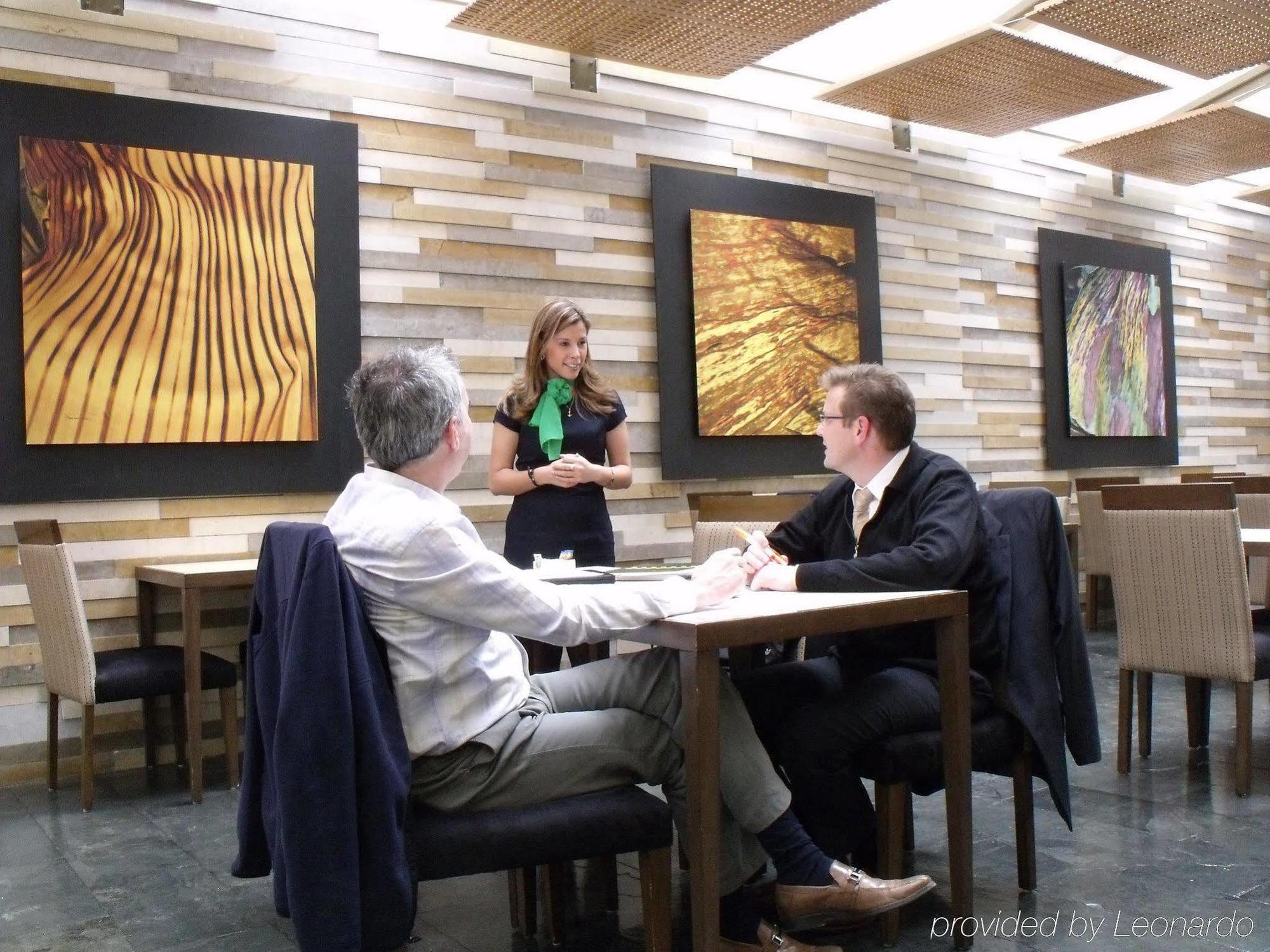Holiday Inn Express Bogota - Parque La 93 By Ihg Ресторан фото