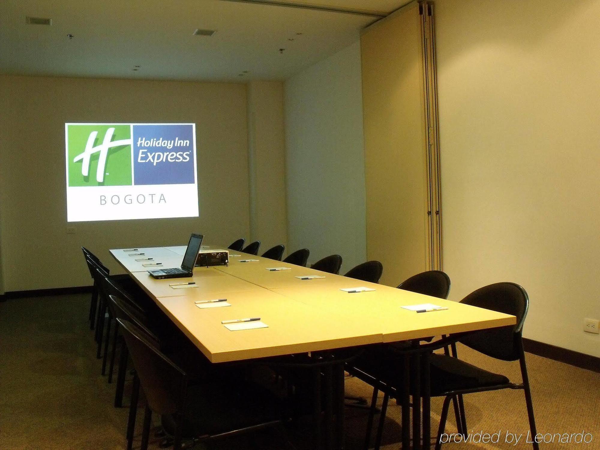 Holiday Inn Express Bogota - Parque La 93 By Ihg Удобства фото