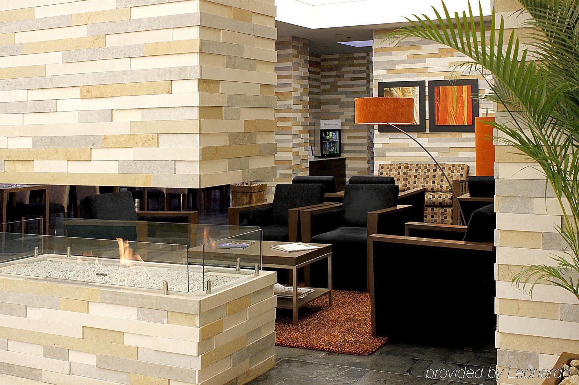 Holiday Inn Express Bogota - Parque La 93 By Ihg Интерьер фото
