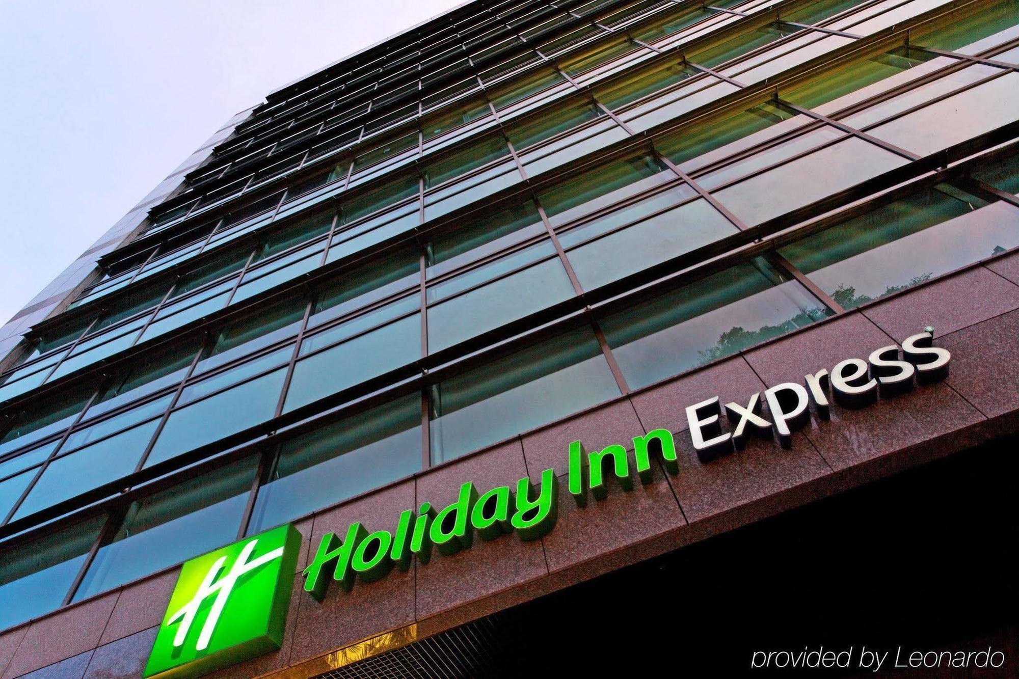 Holiday Inn Express Bogota - Parque La 93 By Ihg Экстерьер фото